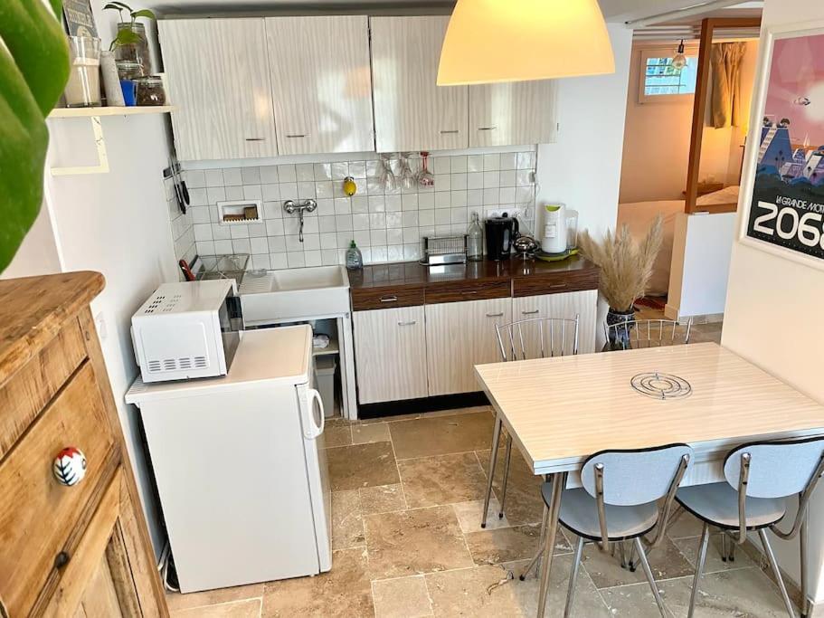La Suite De La Maison Jaune Montpellier Exterior photo